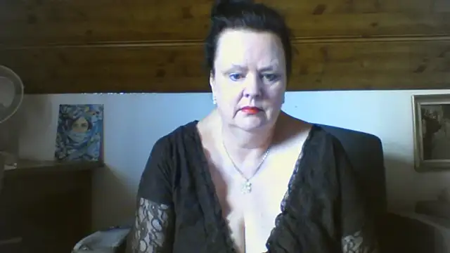 TiffanyMature: онлайн-секс-чат