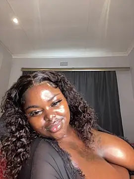 Honeycoco0211: онлайн-секс-чат