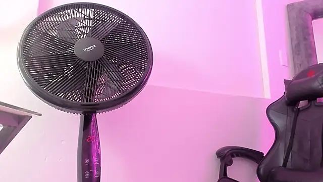 Czat XXX na żywo – Evelin__thompsson