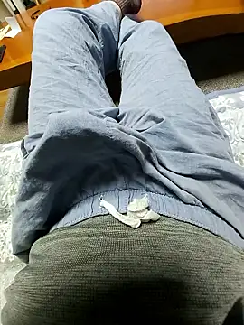 Show modela zxc9090zxc na web-kameri