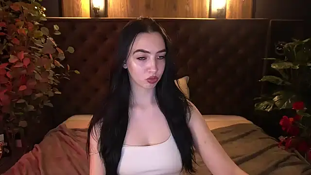 WildKittenX_ Adlı Modelin Canlı XXX Sohbeti