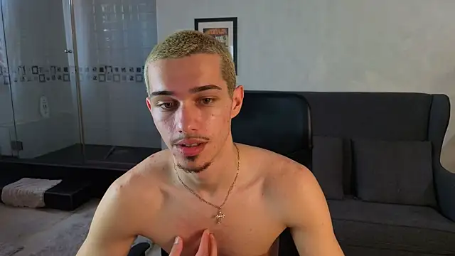 KaydenDrew 即時 XXX 聊天