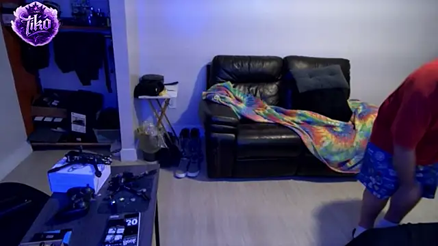 Zander823: διαδικτυακό σόου στην κάμερα