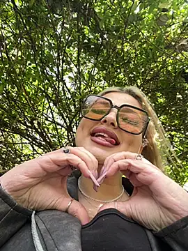 Živý XXX chat AllysonK