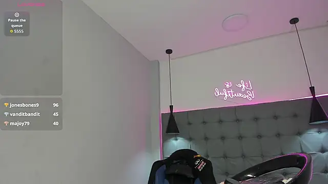 Chat +18 de scarletcherry18 ao vivo