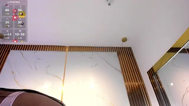 XXX chat uživo modela CandyRouse__