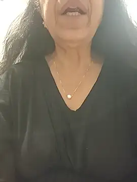 NakedMILFx élő XXX-chatje