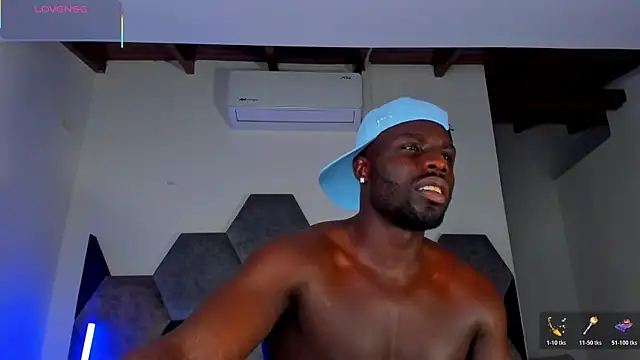 Latrellx7 网络视讯表演