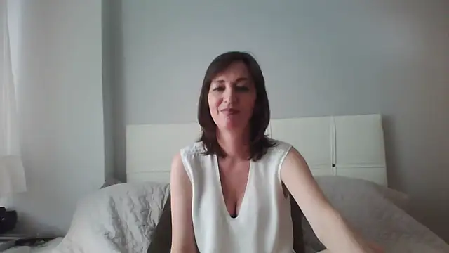 ArianaStarr: онлайн-секс-чат