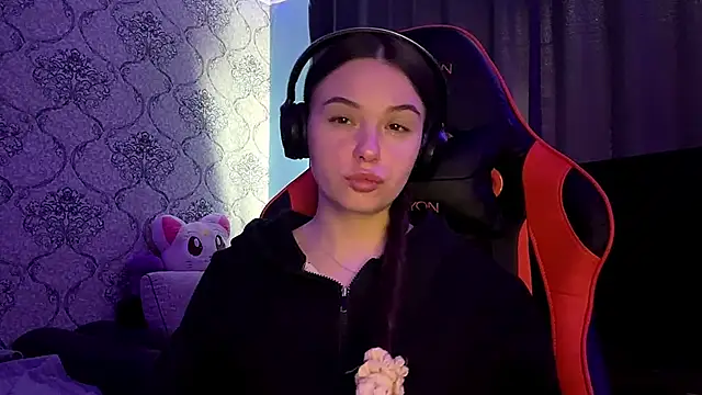 Chat +18 de ThedaStrevell ao vivo