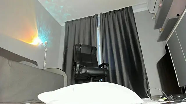 Chat XXX ao vivo de emy_lovee