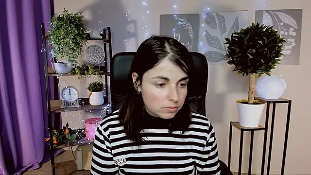 MartaEdams Adlı Modelin Canlı XXX Sohbeti