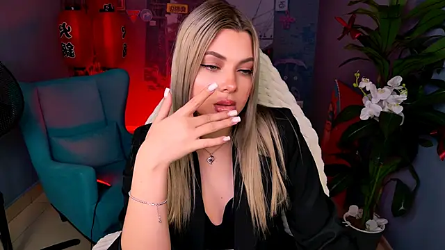 HyileyClark Live XXX Chat