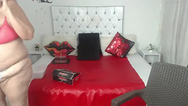 Chatroom XXX en direct de Sweetbigcatt