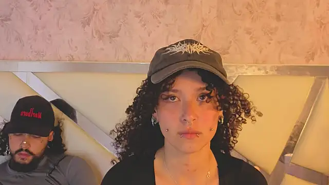 Benny_and_Mark's Live XXX Chat