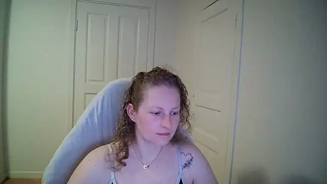 Girlnina-1995: онлайн-секс-чат