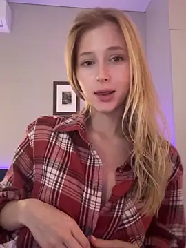 LunaRase's Webcam Show