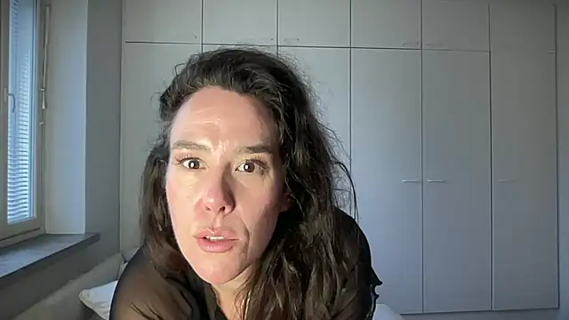 عرض كام MilkyHoneyLullabies