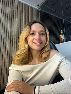 LanaMills_'s Live XXX Chat