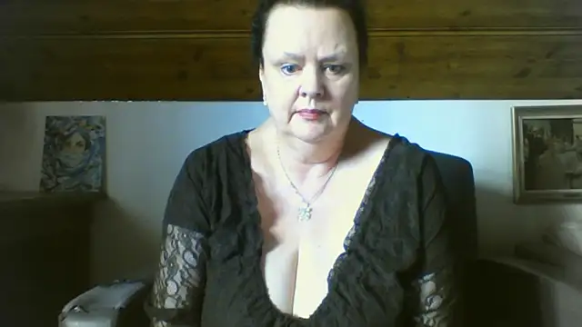 XXX chat uživo modela TiffanyMature