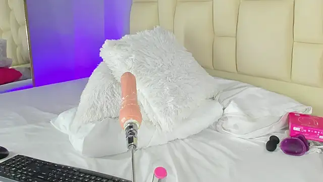 EmmaLawrence_: онлайн-секс-чат