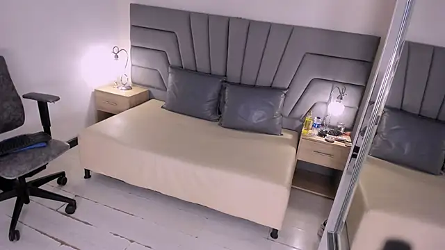 JhoanAndScarlet: онлайн-секс-чат