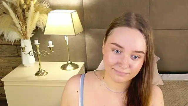 flora_glow's Live XXX Chat