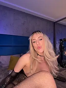 LunaAlya's Live XXX Chat