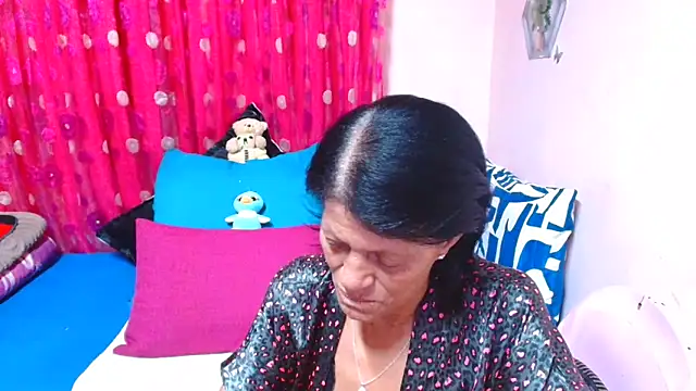 SLUTTYROXY 在線直播表演