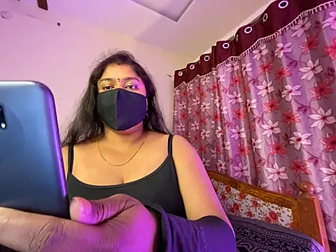 LouleyRanii's Webcam Show