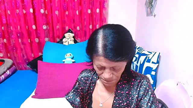 SLUTTYROXY 即時 XXX 聊天