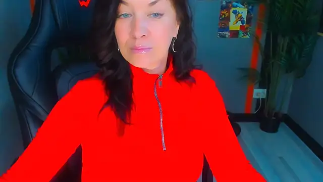 AnaMills Adlı Modelin Canlı XXX Sohbeti