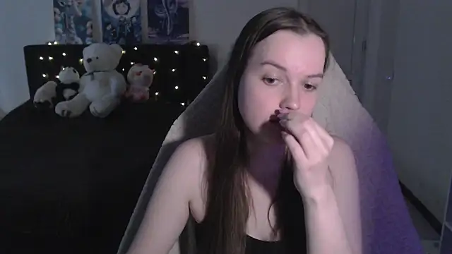 Little_flowers Adlı Modelin Canlı XXX Sohbeti