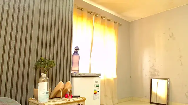 Chatroom XXX en direct de ROYALASS25