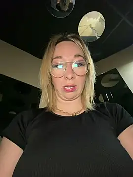 Giuliana_baby: вебкам-шоу