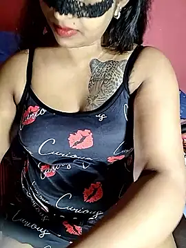 Sexy-Monikaan Live XXX chat