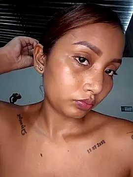 Genesis_18_ Adlı Modelin Canlı XXX Sohbeti