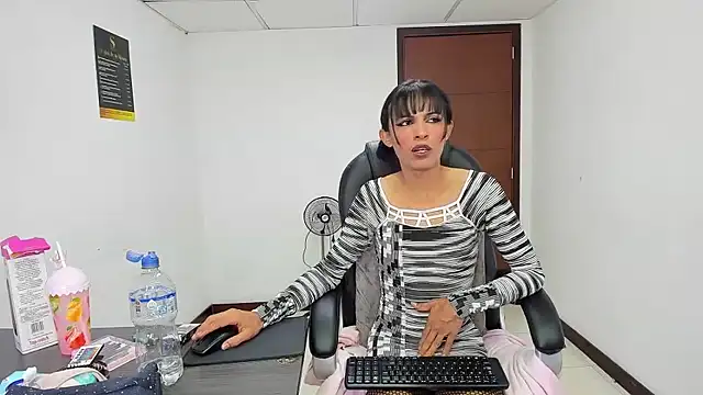 Aisha_hotts777 Chat XXX in diretta