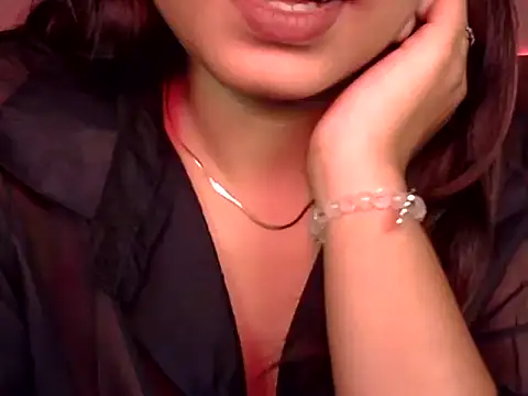 isha_here Adlı Modelin Canlı XXX Sohbeti