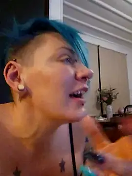 PinkTheHawkのライブXXXチャット