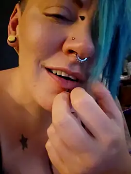 PinkTheHawk webcam show