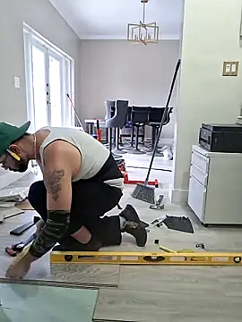 Zander823 即時 XXX 聊天