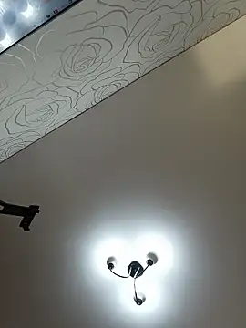 AvrilMillers' Live XXX Chat