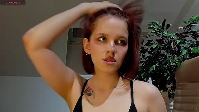 AdalynGlows 即時 XXX 聊天