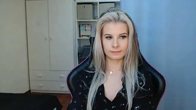 KristineGlow live XXX chat