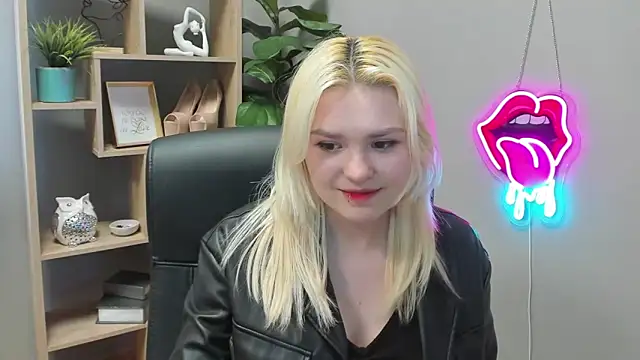 SweetLilyxo Adlı Modelin Canlı XXX Sohbeti