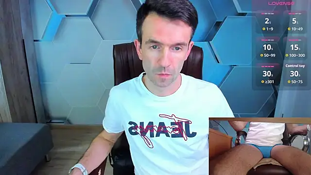 SteveTiger Pertunjukan Webcam