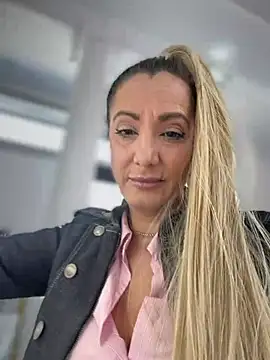 adya-aly live XXX chat