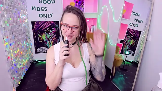 Chat XXX en directo de LisaFoxy_y