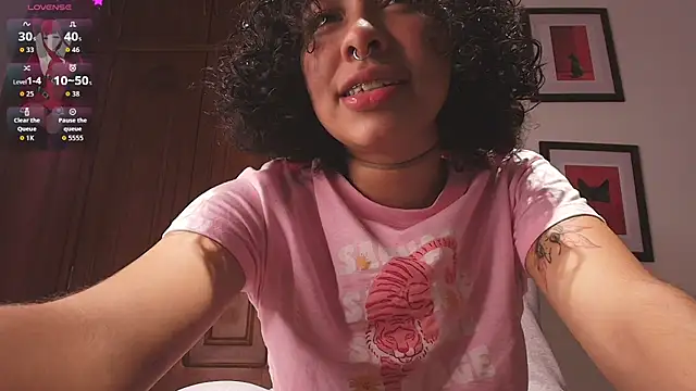 Dhalila_ 即時 XXX 聊天